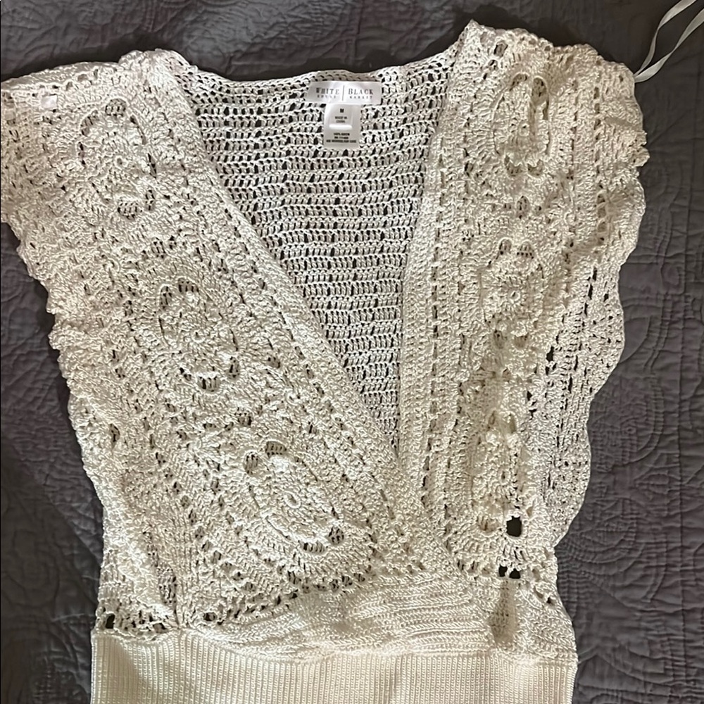 White House Black Market Cream Crochet Top - Picture 5 of 5